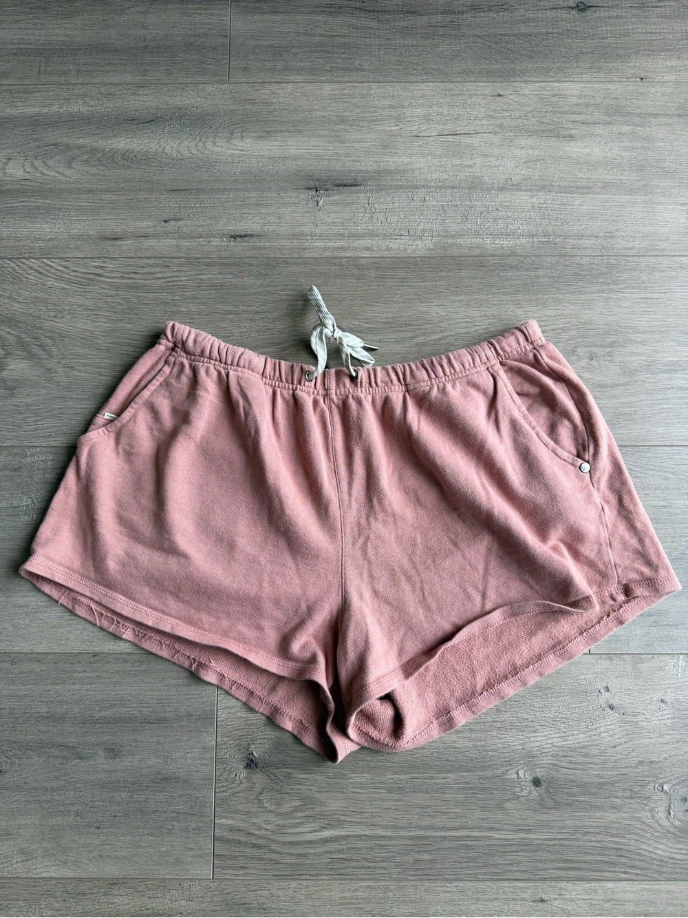 Vuori Sunnyside Shorts - no size tag - mauve